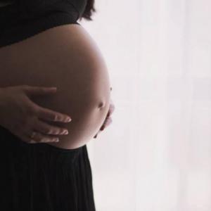 Matéria Estadão: Uma pesquisa realizada com 12 mil brasileiras apontou que 59% das mulheres não sabem quando estão no período fértil e metade não sabe que pode engravidar.